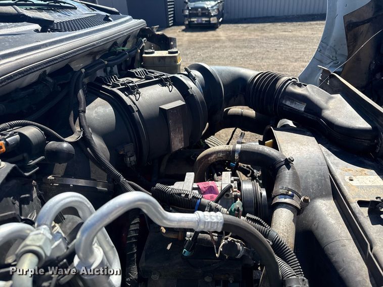 image for item EG2592 2008 Ford F650 Super Duty shuttle bus