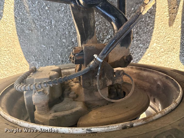 image for item EG2592 2008 Ford F650 Super Duty shuttle bus