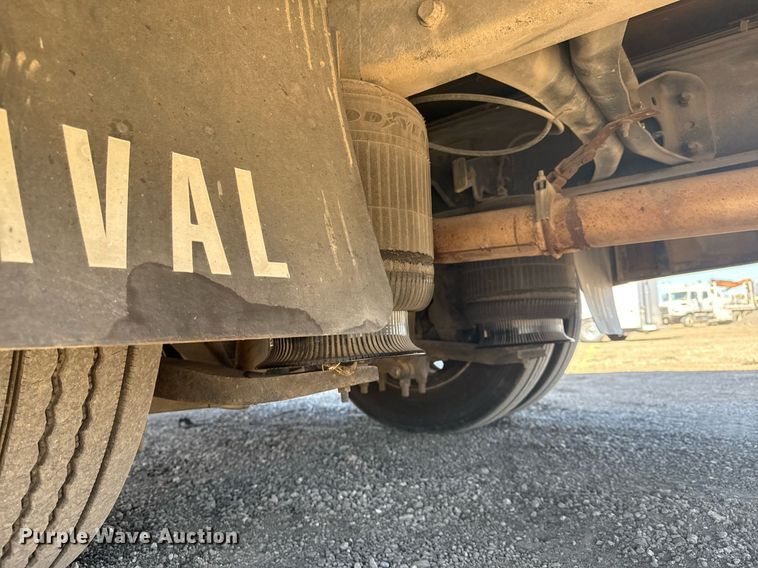 image for item EG2592 2008 Ford F650 Super Duty shuttle bus