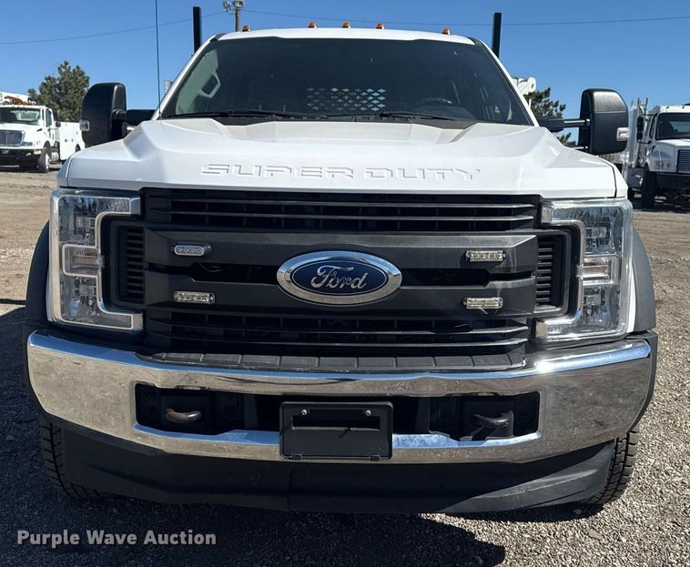 image for item EG2594 2019 Ford F550 Super Duty Crew Cab flatbed truck