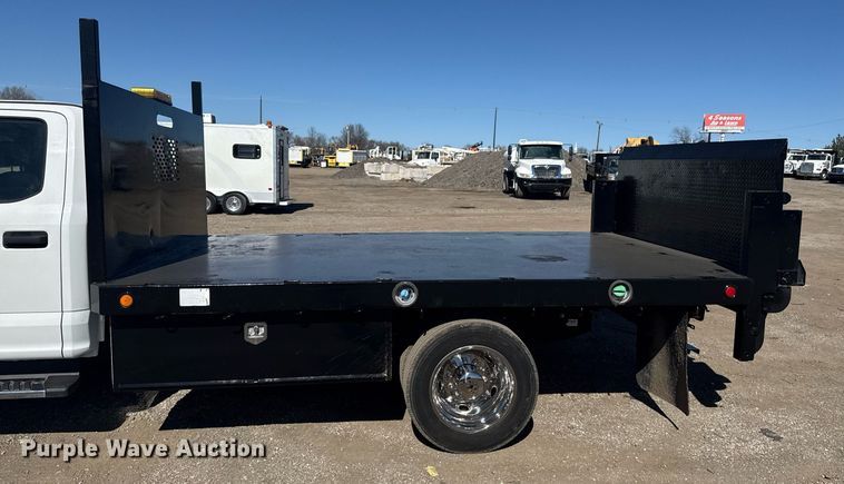 image for item EG2594 2019 Ford F550 Super Duty Crew Cab flatbed truck