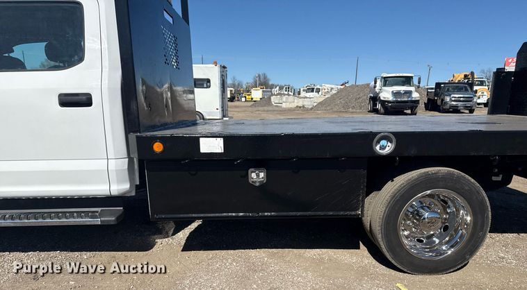 image for item EG2594 2019 Ford F550 Super Duty Crew Cab flatbed truck