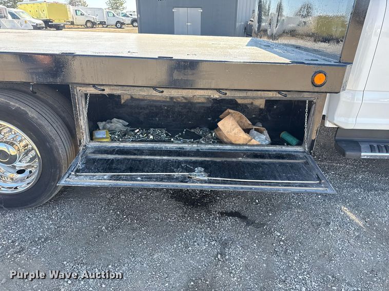 image for item EG2594 2019 Ford F550 Super Duty Crew Cab flatbed truck