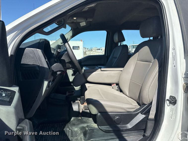 image for item EG2594 2019 Ford F550 Super Duty Crew Cab flatbed truck