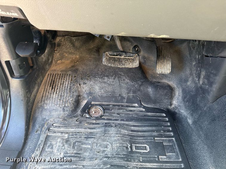 image for item EG2594 2019 Ford F550 Super Duty Crew Cab flatbed truck