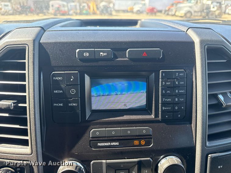 image for item EG2594 2019 Ford F550 Super Duty Crew Cab flatbed truck