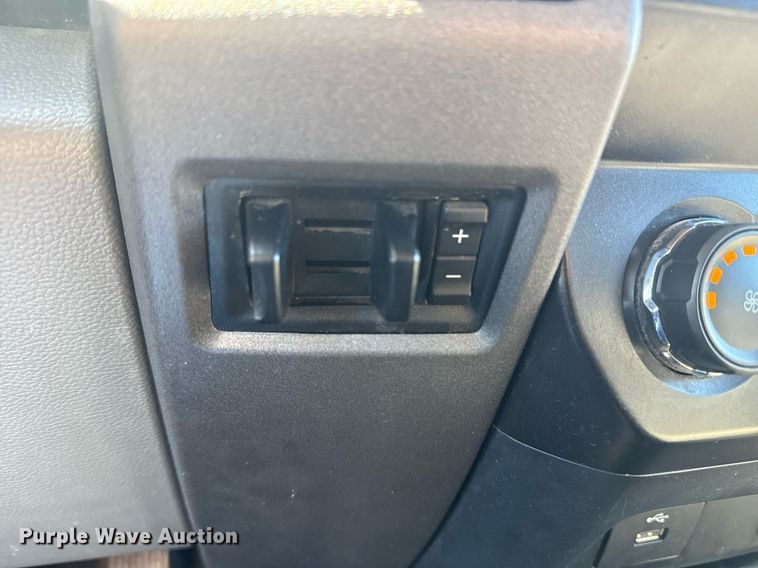 image for item EG2594 2019 Ford F550 Super Duty Crew Cab flatbed truck