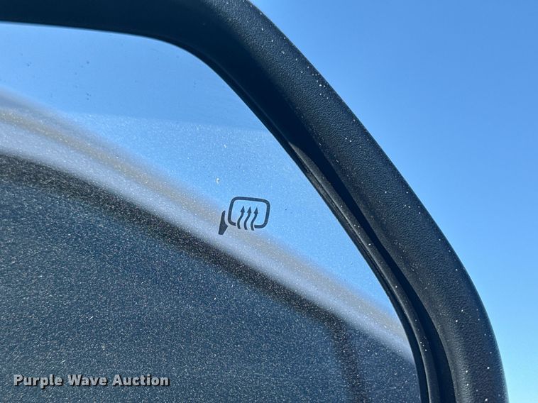 image for item EG2594 2019 Ford F550 Super Duty Crew Cab flatbed truck