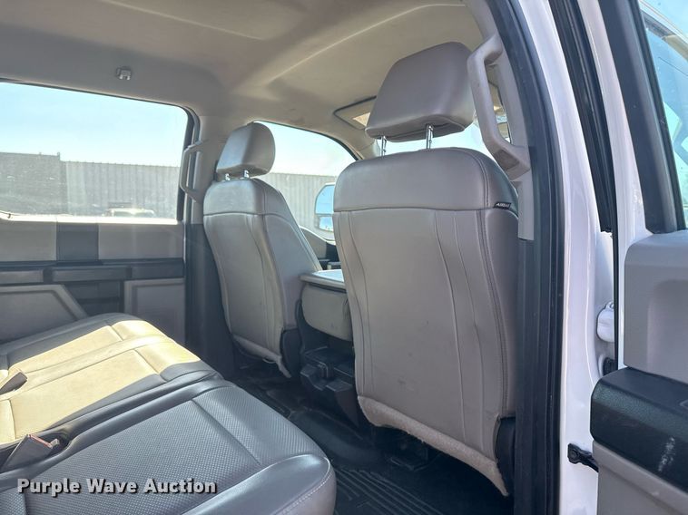 image for item EG2594 2019 Ford F550 Super Duty Crew Cab flatbed truck