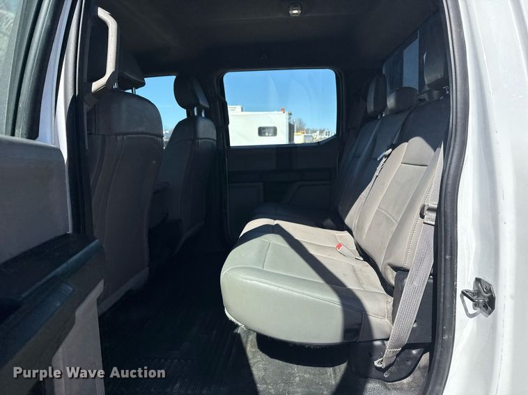 image for item EG2594 2019 Ford F550 Super Duty Crew Cab flatbed truck