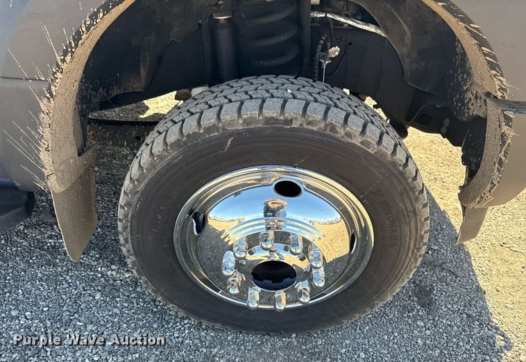 image for item EG2594 2019 Ford F550 Super Duty Crew Cab flatbed truck