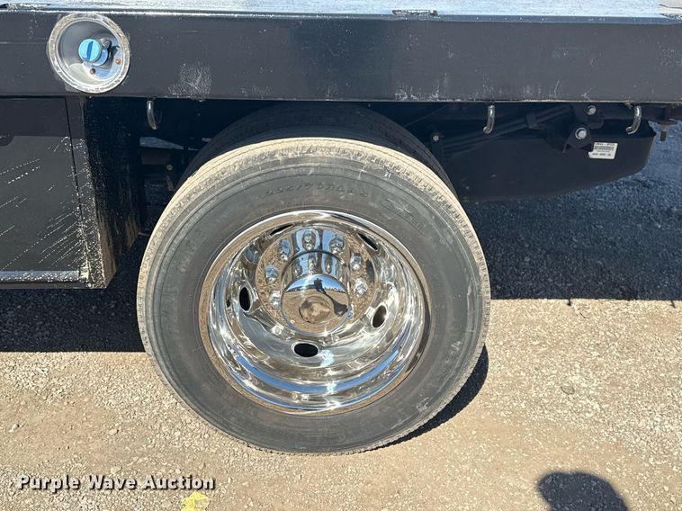 image for item EG2594 2019 Ford F550 Super Duty Crew Cab flatbed truck