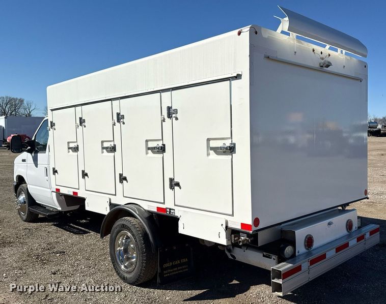 image for item EG2597 2018 Ford E450 Super Duty refrigerated truck