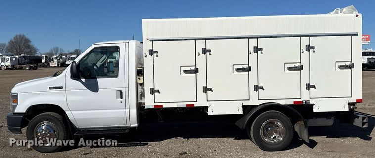 image for item EG2597 2018 Ford E450 Super Duty refrigerated truck