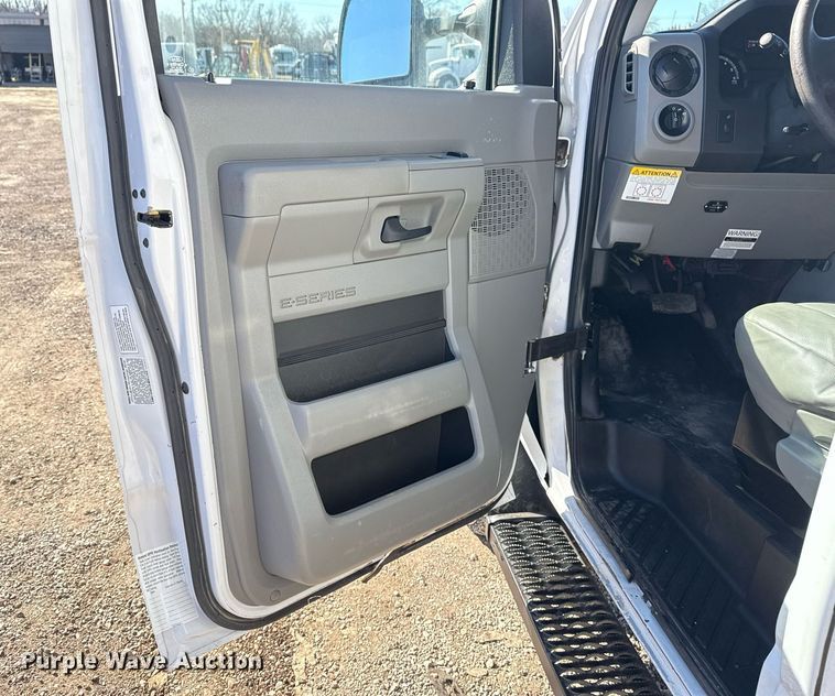 image for item EG2597 2018 Ford E450 Super Duty refrigerated truck