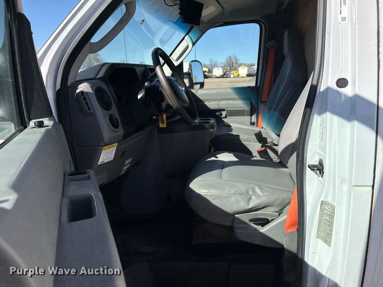 image for item EG2597 2018 Ford E450 Super Duty refrigerated truck