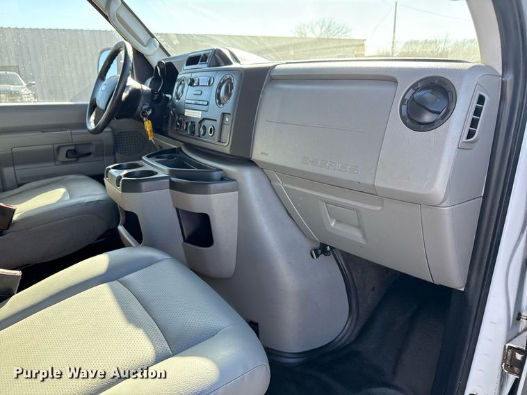 image for item EG2597 2018 Ford E450 Super Duty refrigerated truck