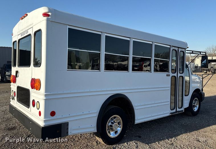 image for item EG2629 2008 Chevrolet Express G3500 school bus