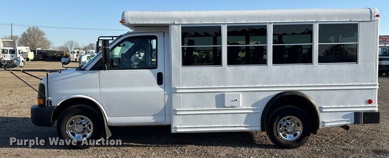 image for item EG2629 2008 Chevrolet Express G3500 school bus
