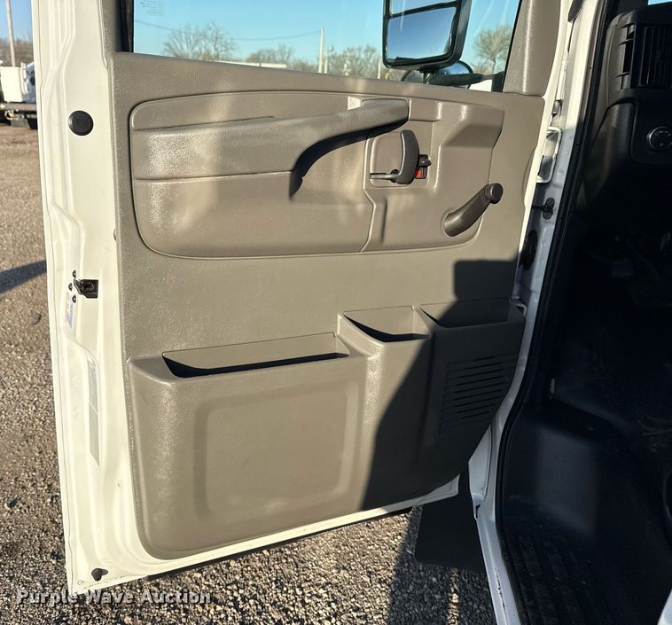 image for item EG2629 2008 Chevrolet Express G3500 school bus