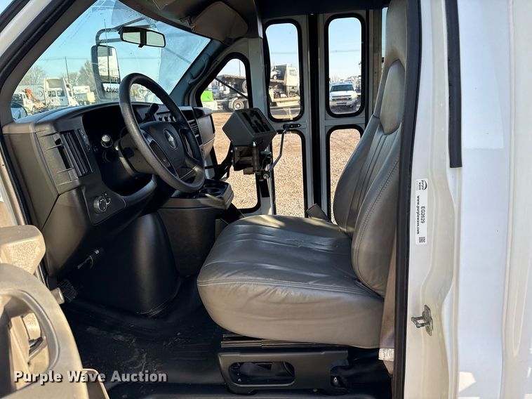 image for item EG2629 2008 Chevrolet Express G3500 school bus