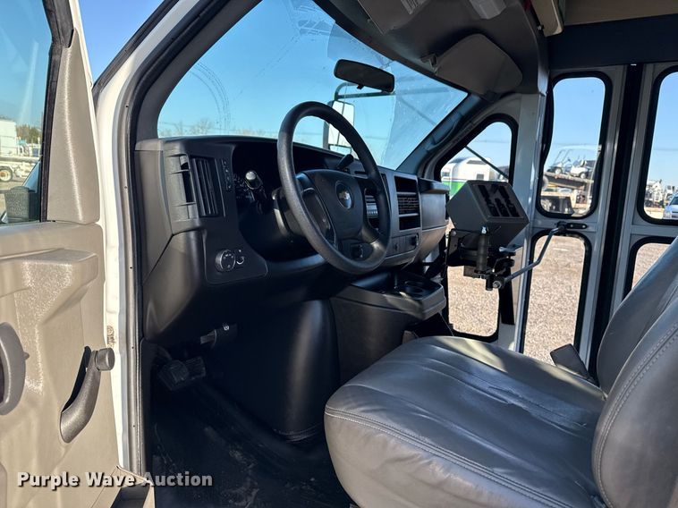 image for item EG2629 2008 Chevrolet Express G3500 school bus