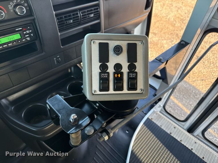 image for item EG2629 2008 Chevrolet Express G3500 school bus