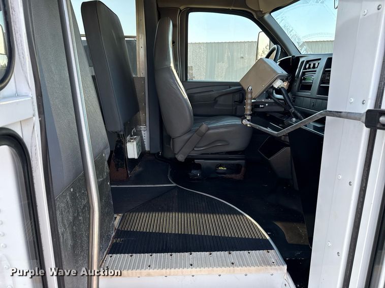 image for item EG2629 2008 Chevrolet Express G3500 school bus