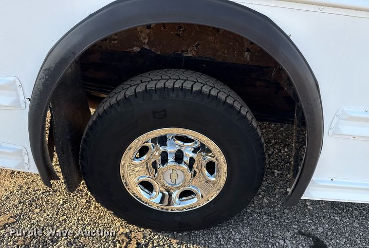 image for item EG2629 2008 Chevrolet Express G3500 school bus