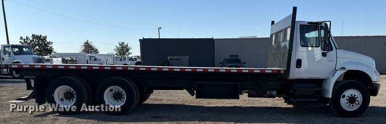 image for item EG2631 2007 International 4400 dump flatbed truck