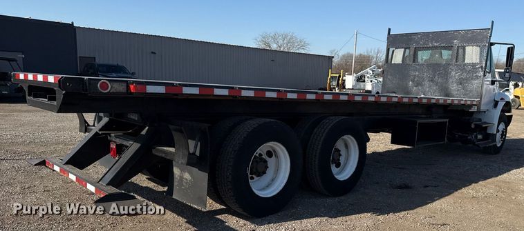 image for item EG2631 2007 International 4400 dump flatbed truck