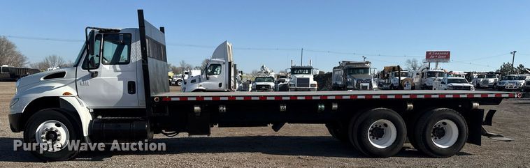 image for item EG2631 2007 International 4400 dump flatbed truck