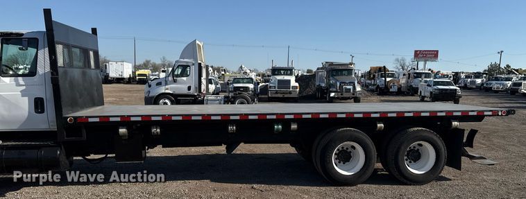 image for item EG2631 2007 International 4400 dump flatbed truck