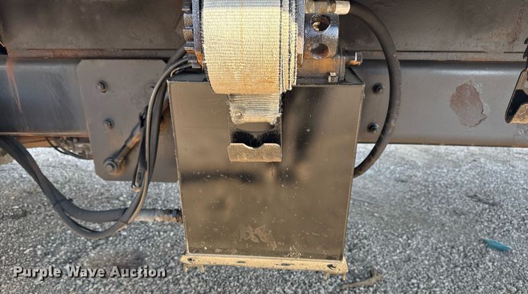 image for item EG2631 2007 International 4400 dump flatbed truck