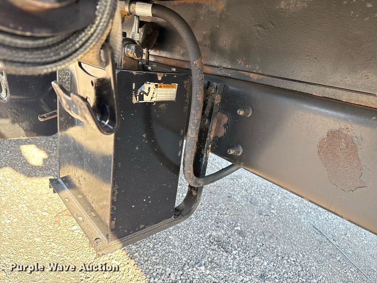 image for item EG2631 2007 International 4400 dump flatbed truck