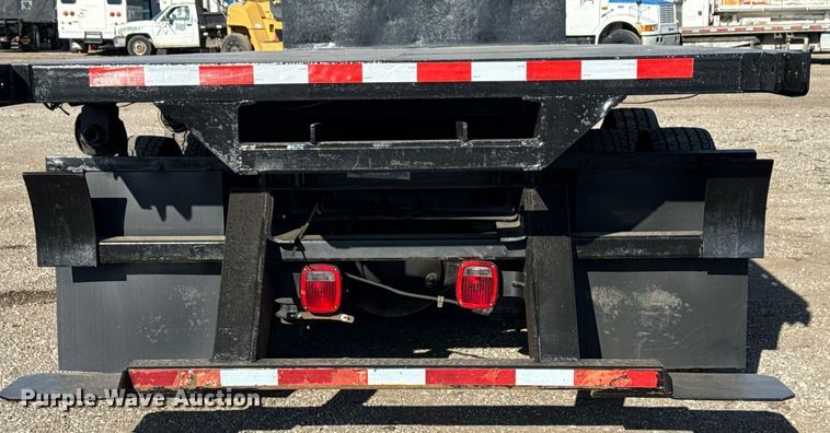 image for item EG2631 2007 International 4400 dump flatbed truck