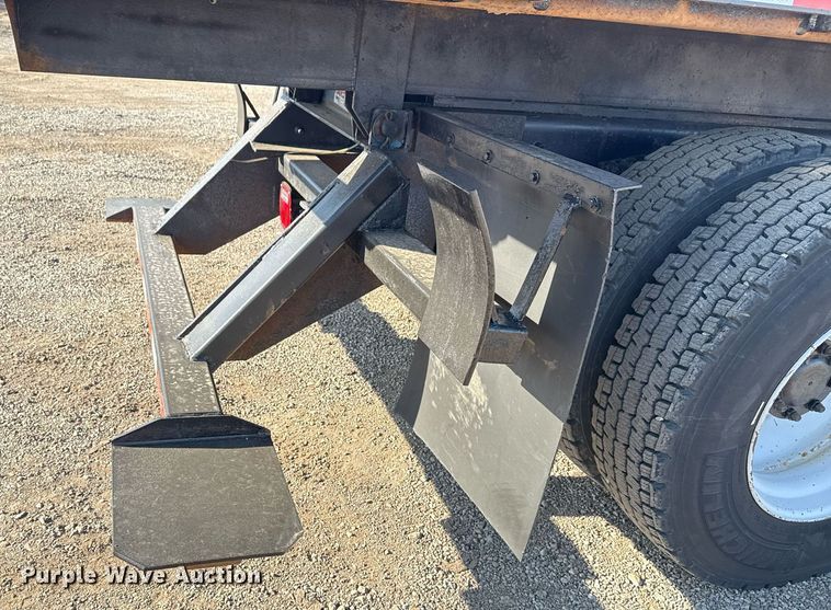 image for item EG2631 2007 International 4400 dump flatbed truck