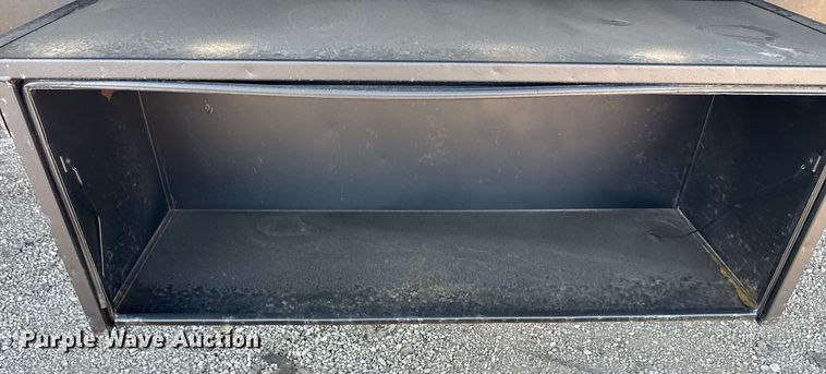 image for item EG2631 2007 International 4400 dump flatbed truck