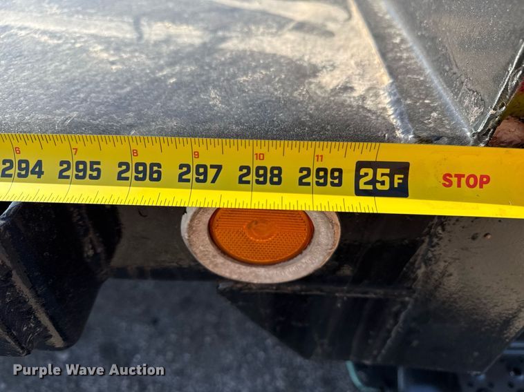 image for item EG2631 2007 International 4400 dump flatbed truck