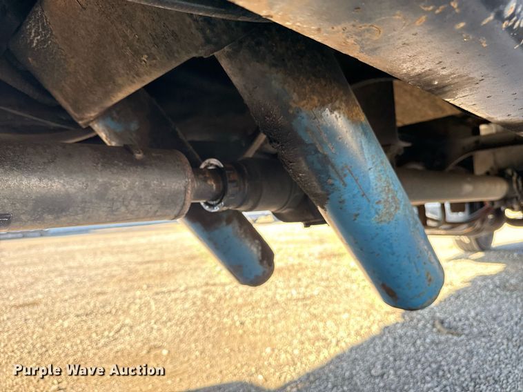 image for item EG2631 2007 International 4400 dump flatbed truck