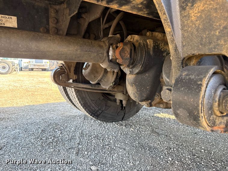 image for item EG2631 2007 International 4400 dump flatbed truck