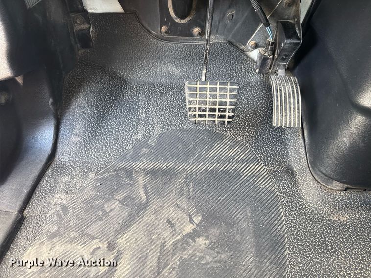 image for item EG2631 2007 International 4400 dump flatbed truck