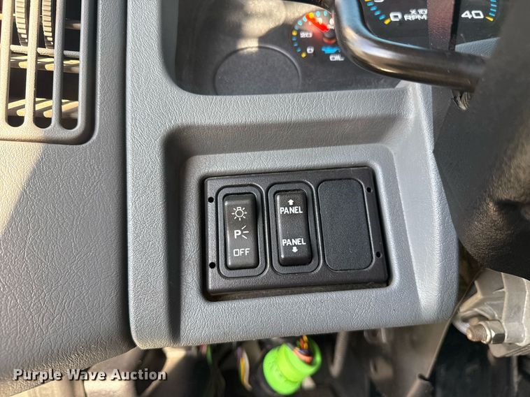 image for item EG2631 2007 International 4400 dump flatbed truck