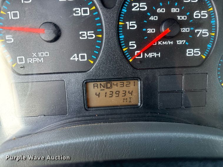 image for item EG2631 2007 International 4400 dump flatbed truck