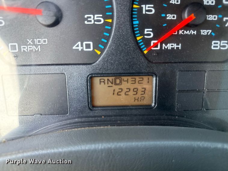 image for item EG2631 2007 International 4400 dump flatbed truck