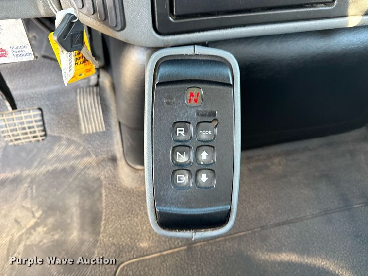 image for item EG2631 2007 International 4400 dump flatbed truck