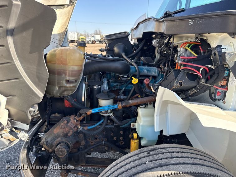 image for item EG2631 2007 International 4400 dump flatbed truck