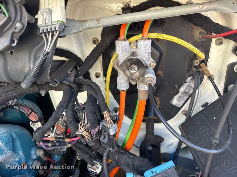 image for item EG2631 2007 International 4400 dump flatbed truck