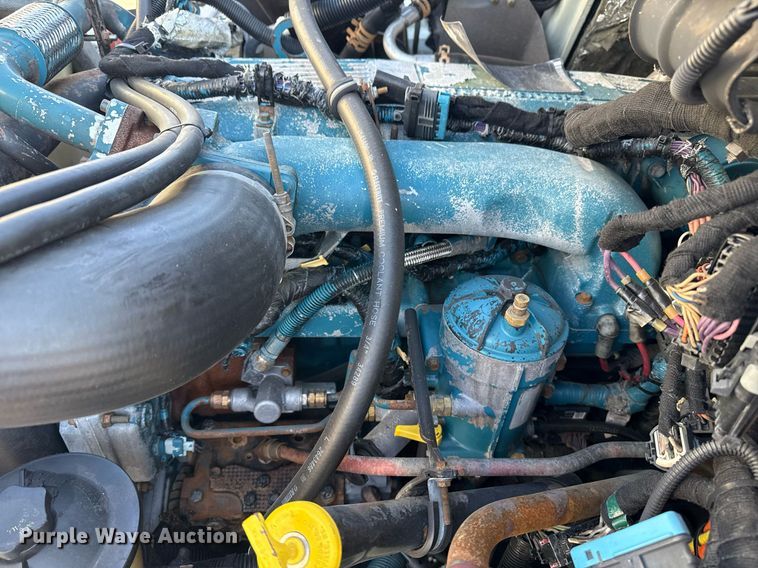 image for item EG2631 2007 International 4400 dump flatbed truck