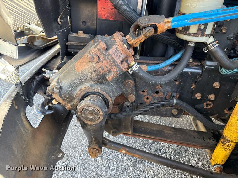 image for item EG2631 2007 International 4400 dump flatbed truck